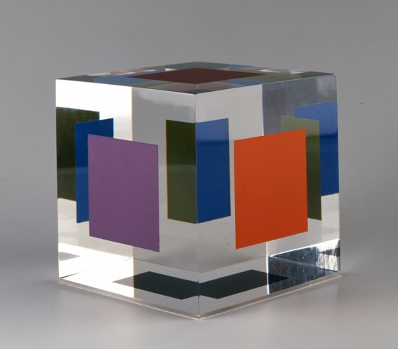 "Mini-cube", 1996, 10x 10 x 10 cm, sérigraphie sur Plexiglas.